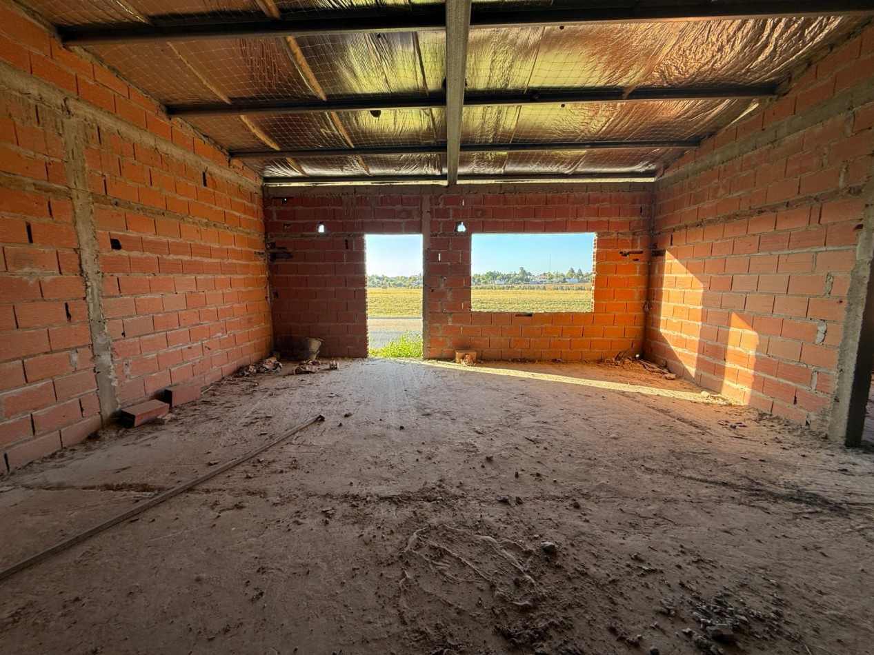 VENDO TERRENO 600 M² con edificacion- Av. Eslovenia e Illia - San Benito 