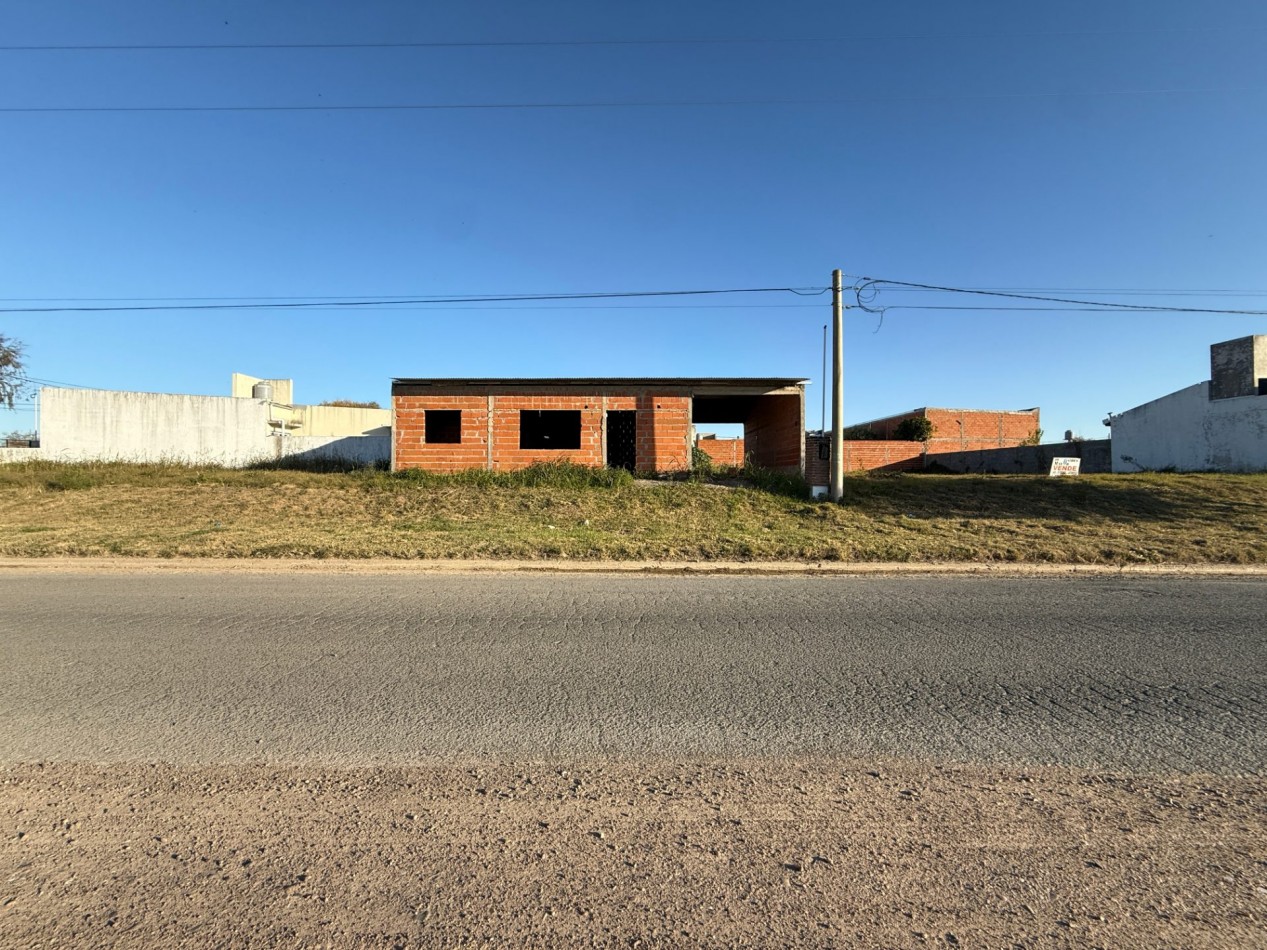 VENDO TERRENO 600 M² con edificacion- Av. Eslovenia e Illia - San Benito 