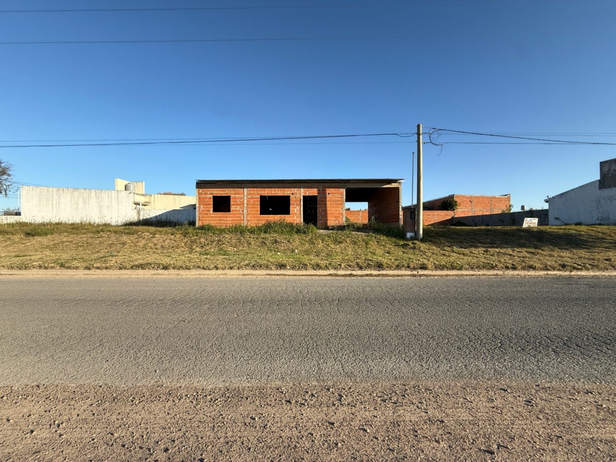 VENDO TERRENO 600 M² con edificacion- Av. Eslovenia e Illia - San Benito 