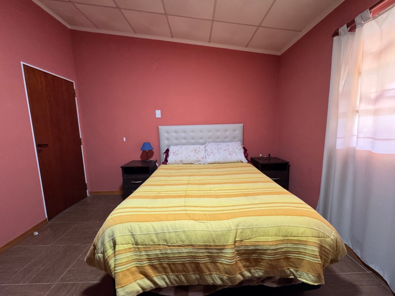 SE VENDE CASA CON AMPLIO TERRENO