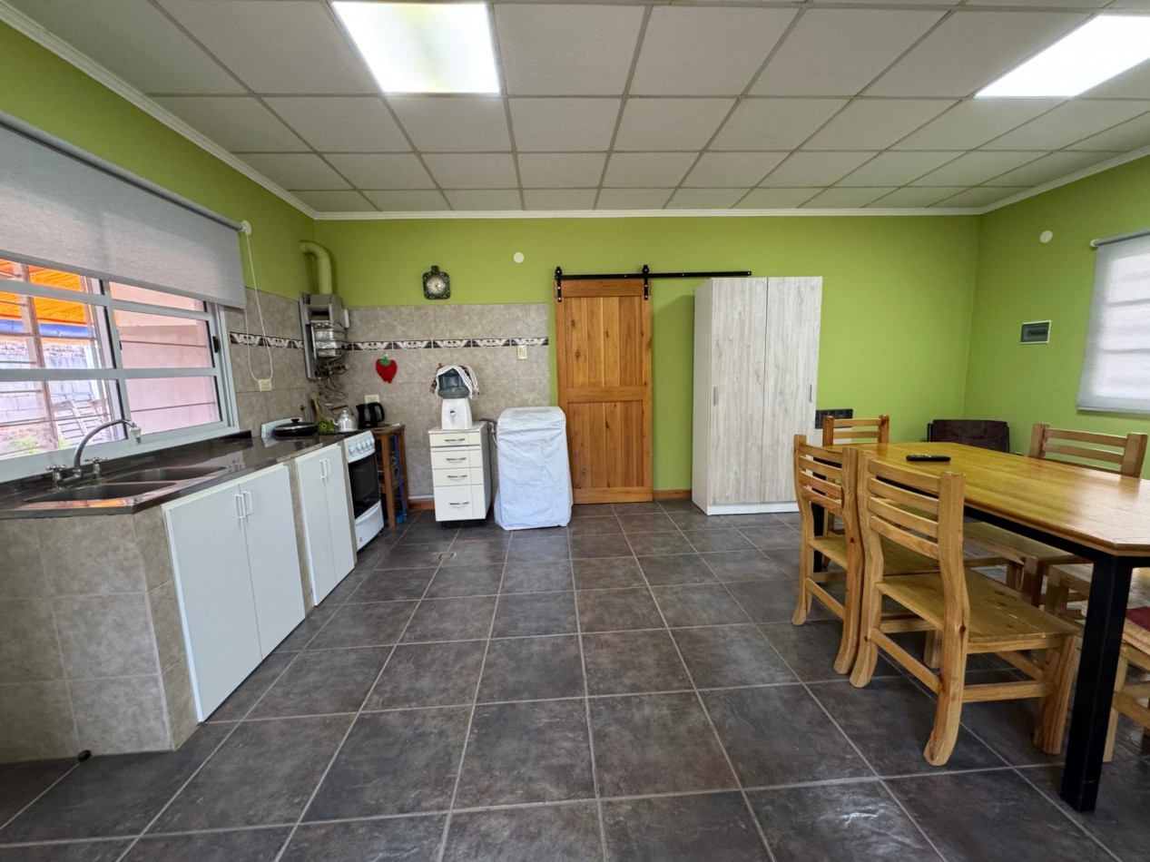 SE VENDE CASA CON AMPLIO TERRENO