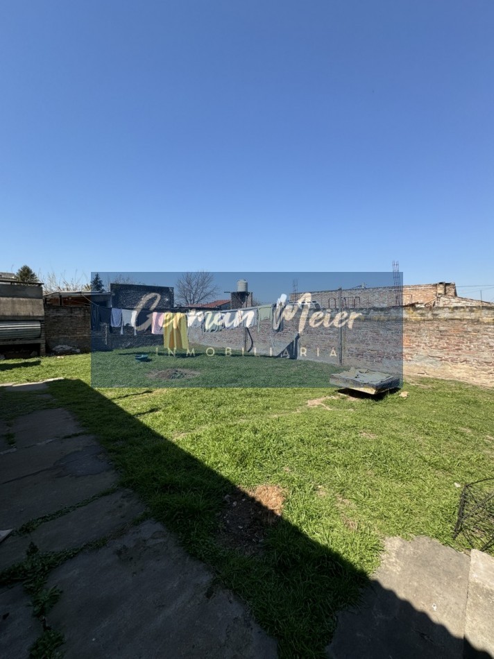 SE VENDE EXCELENTE CASA 2 DORM. ZONA AV. FRIULI Y AV. SAN MARTIN
