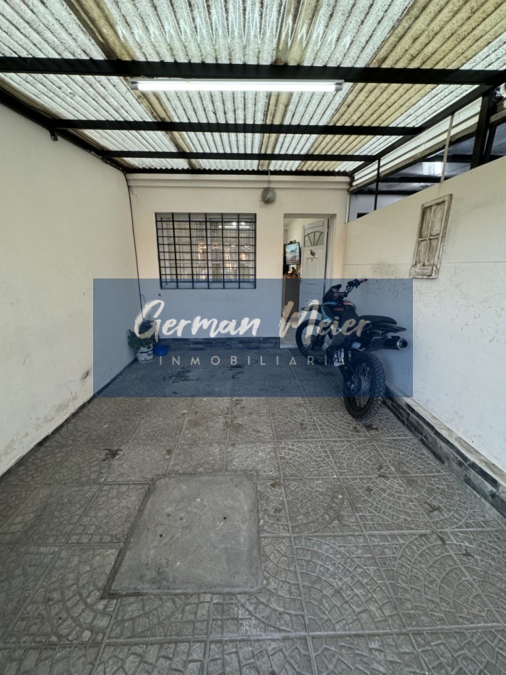 SE VENDE DUPLEX DE 2 DORM. ZONA AV. RAMIREZ Y SAROBE