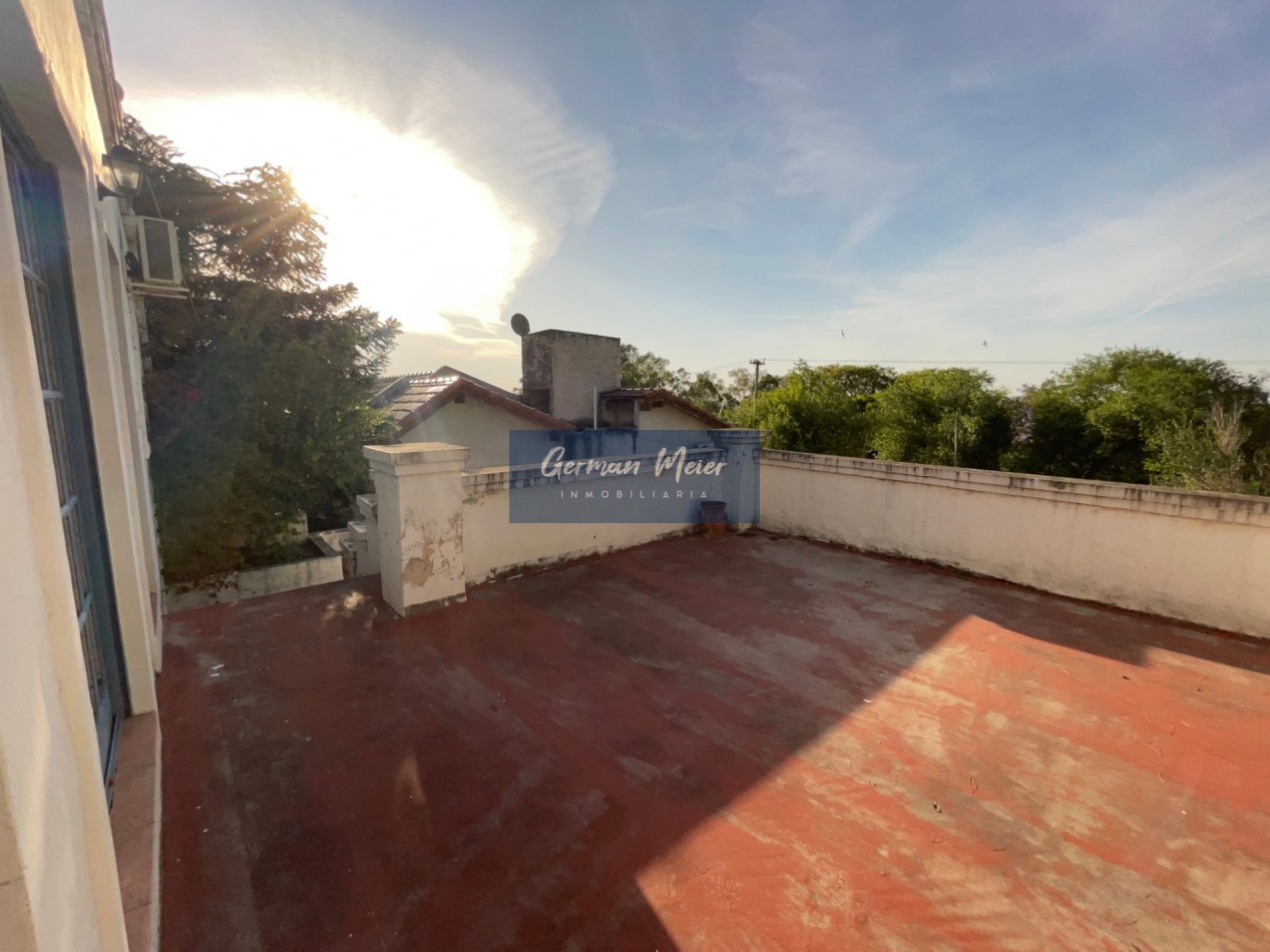 Casa con vista al rio y pileta | A refaccionar | - Frente al camping en Villa Urquiza, Entre Rios