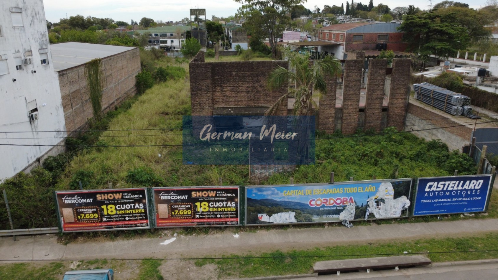 VENDO AMPLIO TERRENO SOBRE AV. ALMAFUERTE