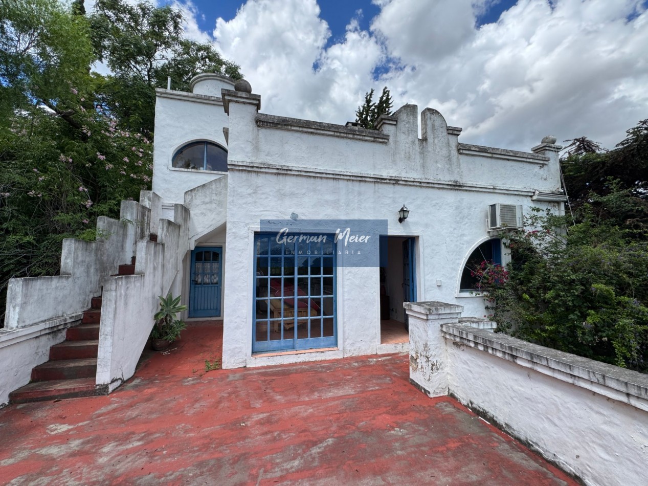 Casa con vista al rio y pileta | A refaccionar | - Frente al camping en Villa Urquiza, Entre Rios
