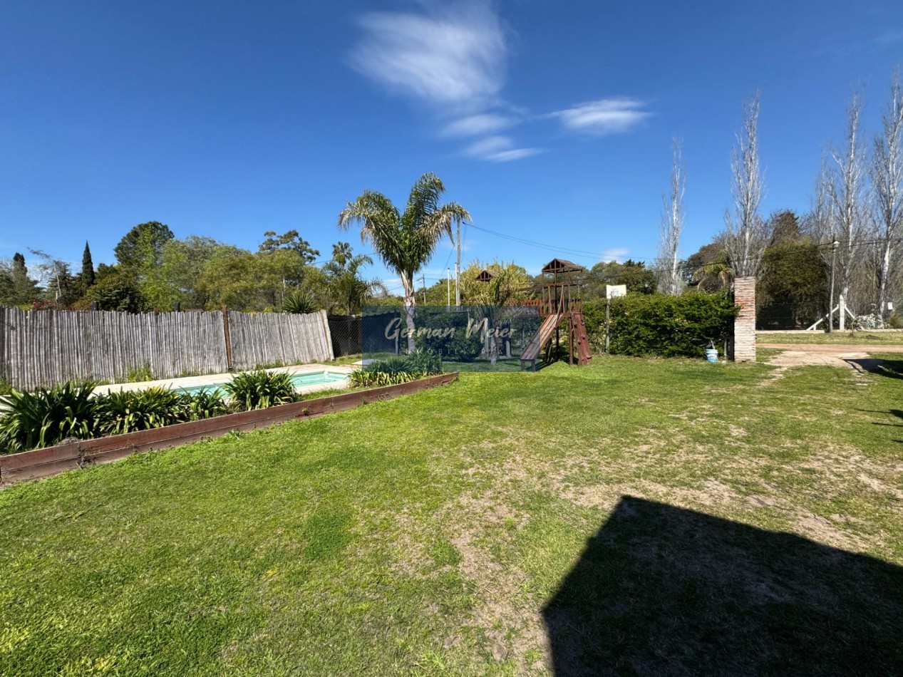 CASA QUINTA CON PISCINA Y AMPLIO TERRENO - SAUCE MONTRULL