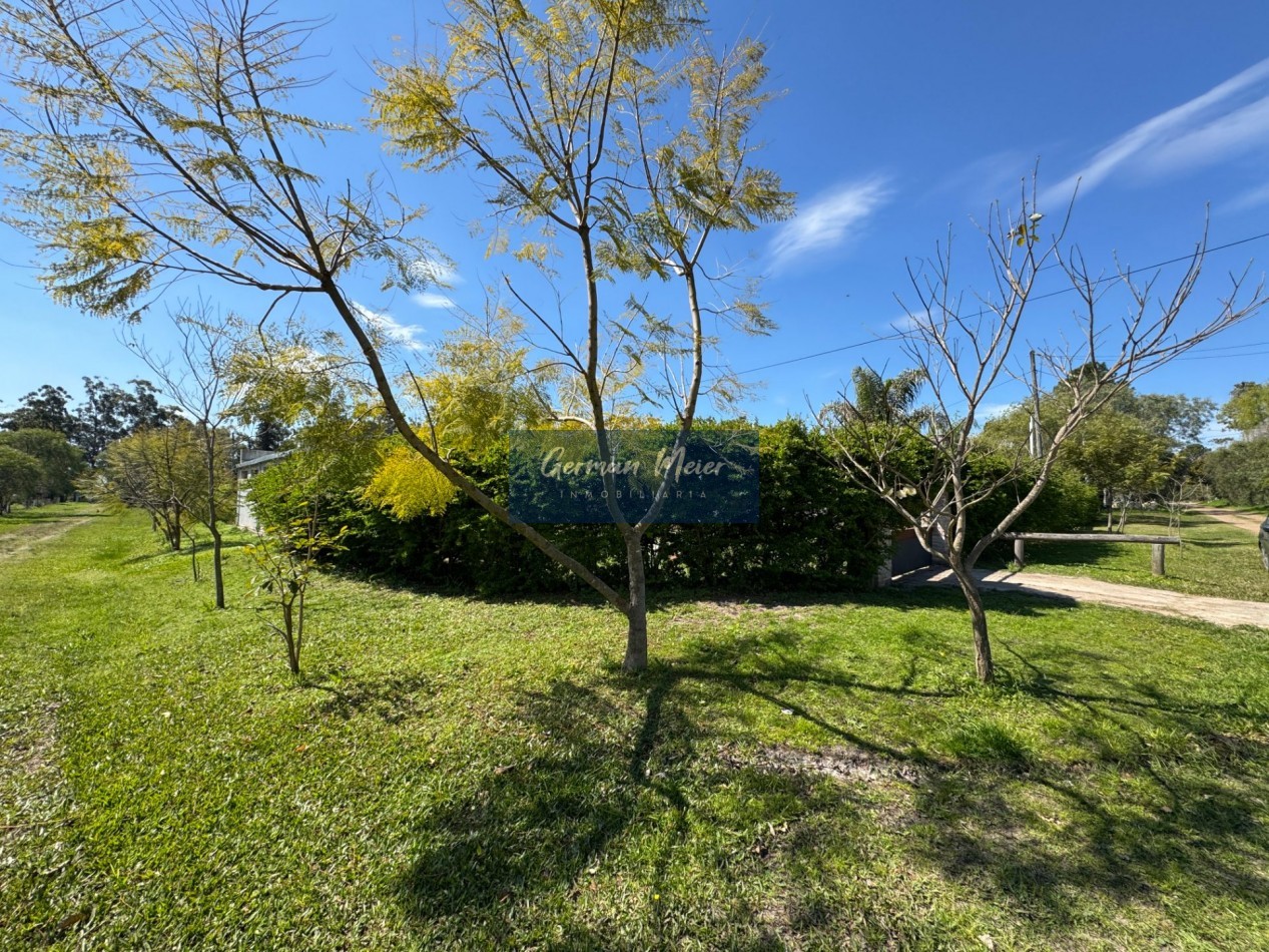 CASA QUINTA CON PISCINA Y AMPLIO TERRENO - SAUCE MONTRULL
