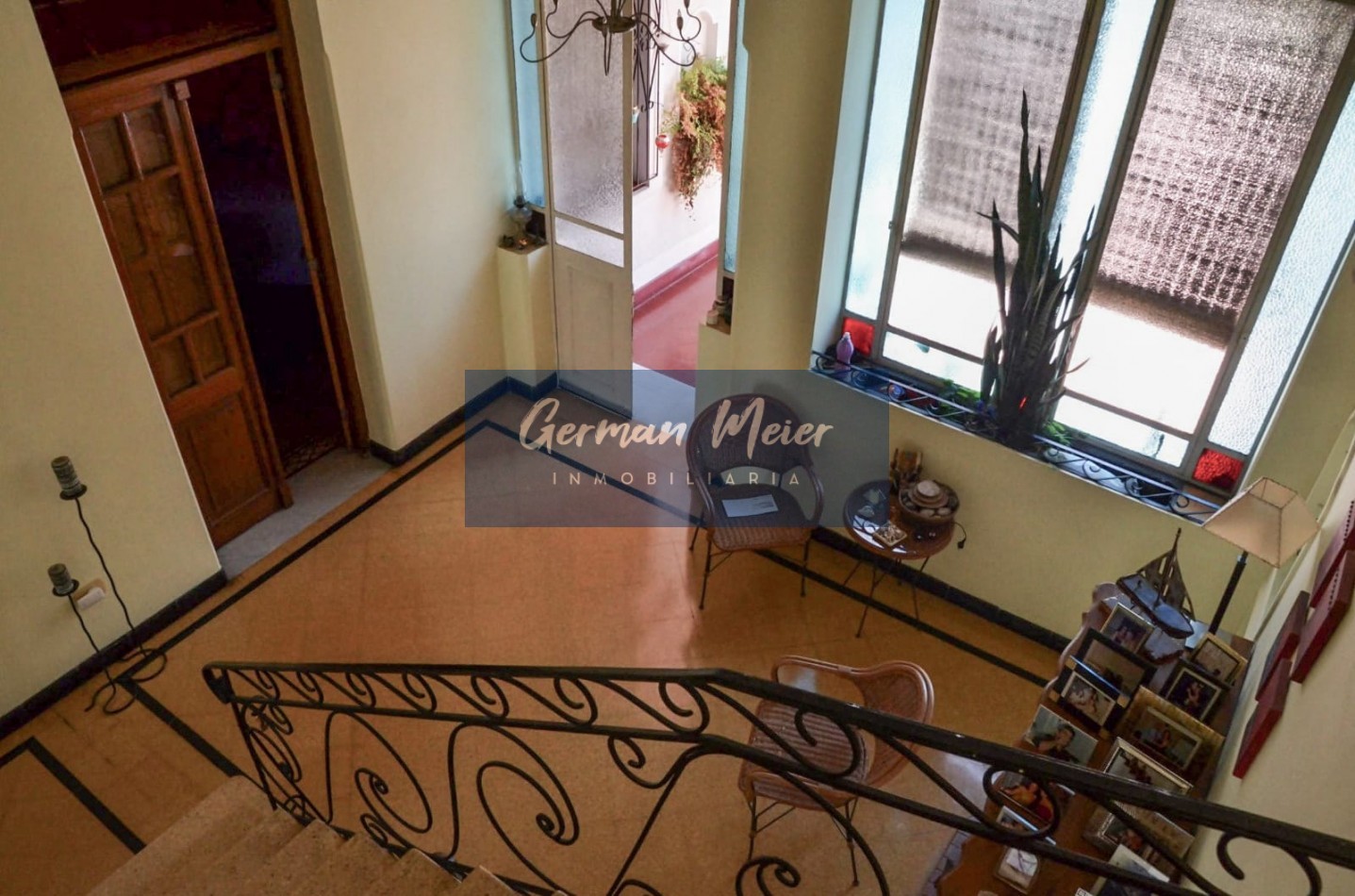 SE VENDE CASA UBICADA EN EL MICROCENTRO DE LA CIUDAD