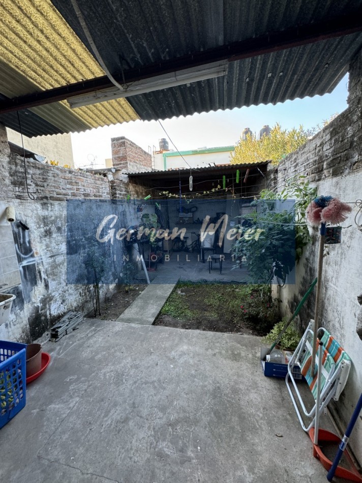 SE VENDE DUPLEX DE 2 DORM. ZONA AV. RAMIREZ Y SAROBE