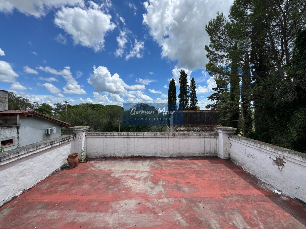 Casa con vista al rio y pileta | A refaccionar | - Frente al camping en Villa Urquiza, Entre Rios