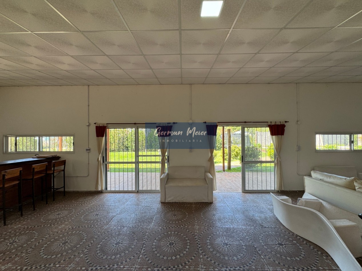 CASA QUINTA CON PISCINA Y AMPLIO TERRENO - SAUCE MONTRULL