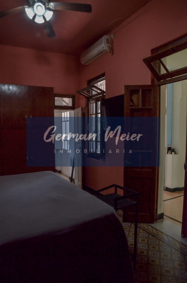 SE VENDE CASA UBICADA EN EL MICROCENTRO DE LA CIUDAD