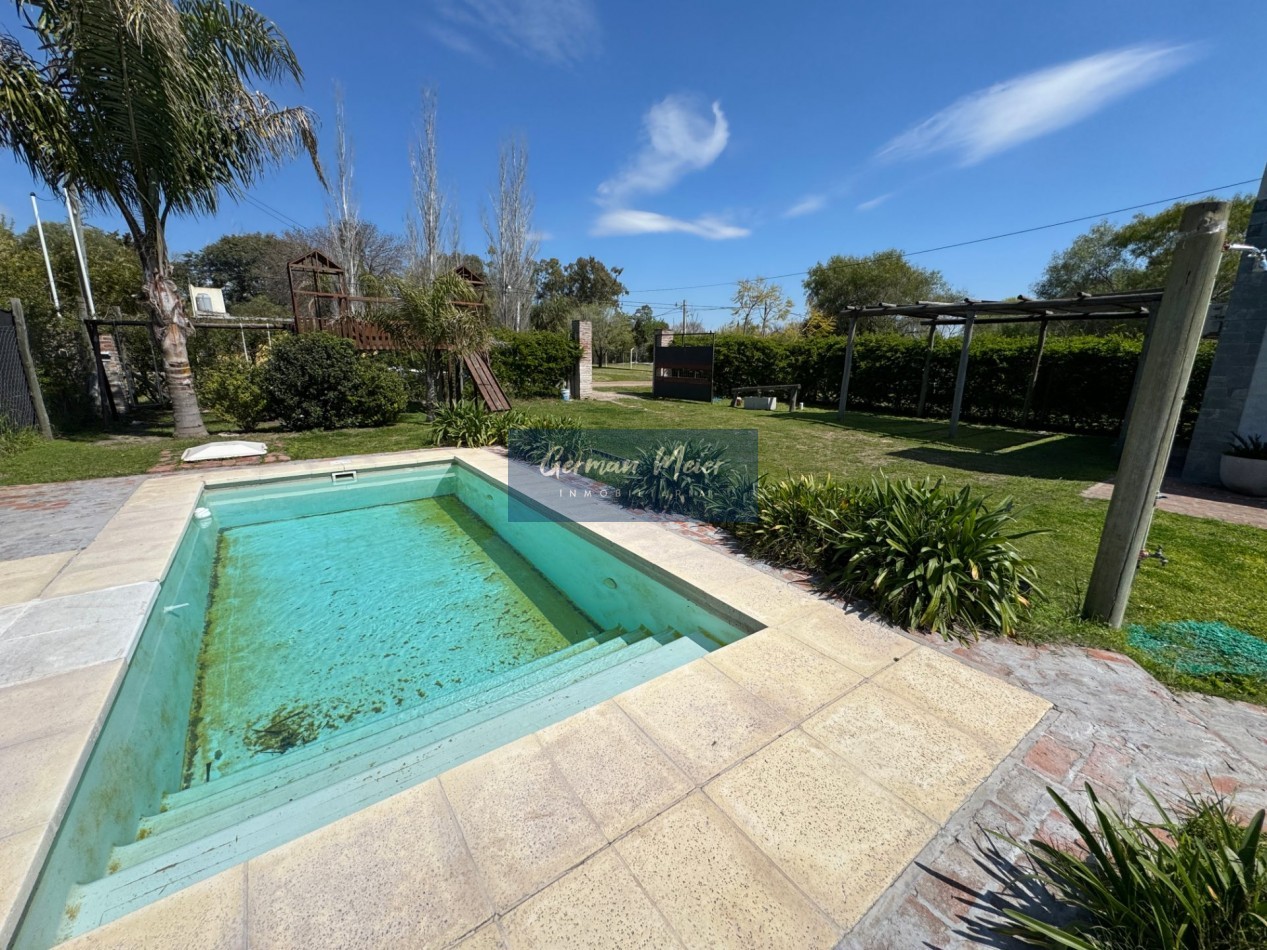 CASA QUINTA CON PISCINA Y AMPLIO TERRENO - SAUCE MONTRULL