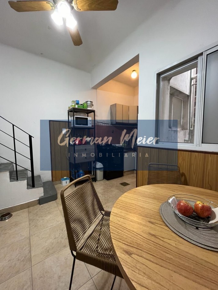 EN VENTA PROPIEDAD CENTRICA EN PLANTA ALTA CON LOCAL COMERCIAL