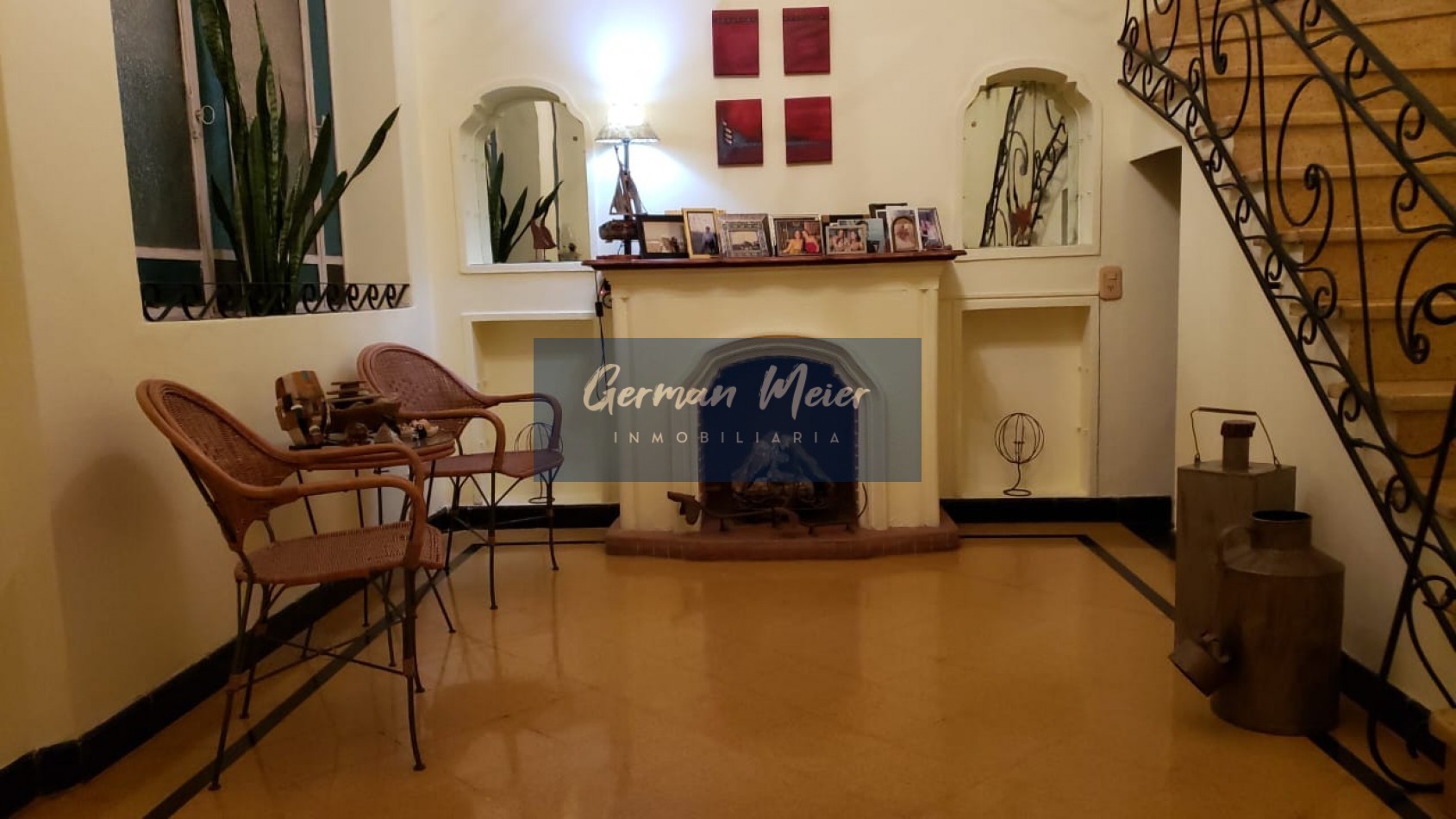 SE VENDE CASA UBICADA EN EL MICROCENTRO DE LA CIUDAD