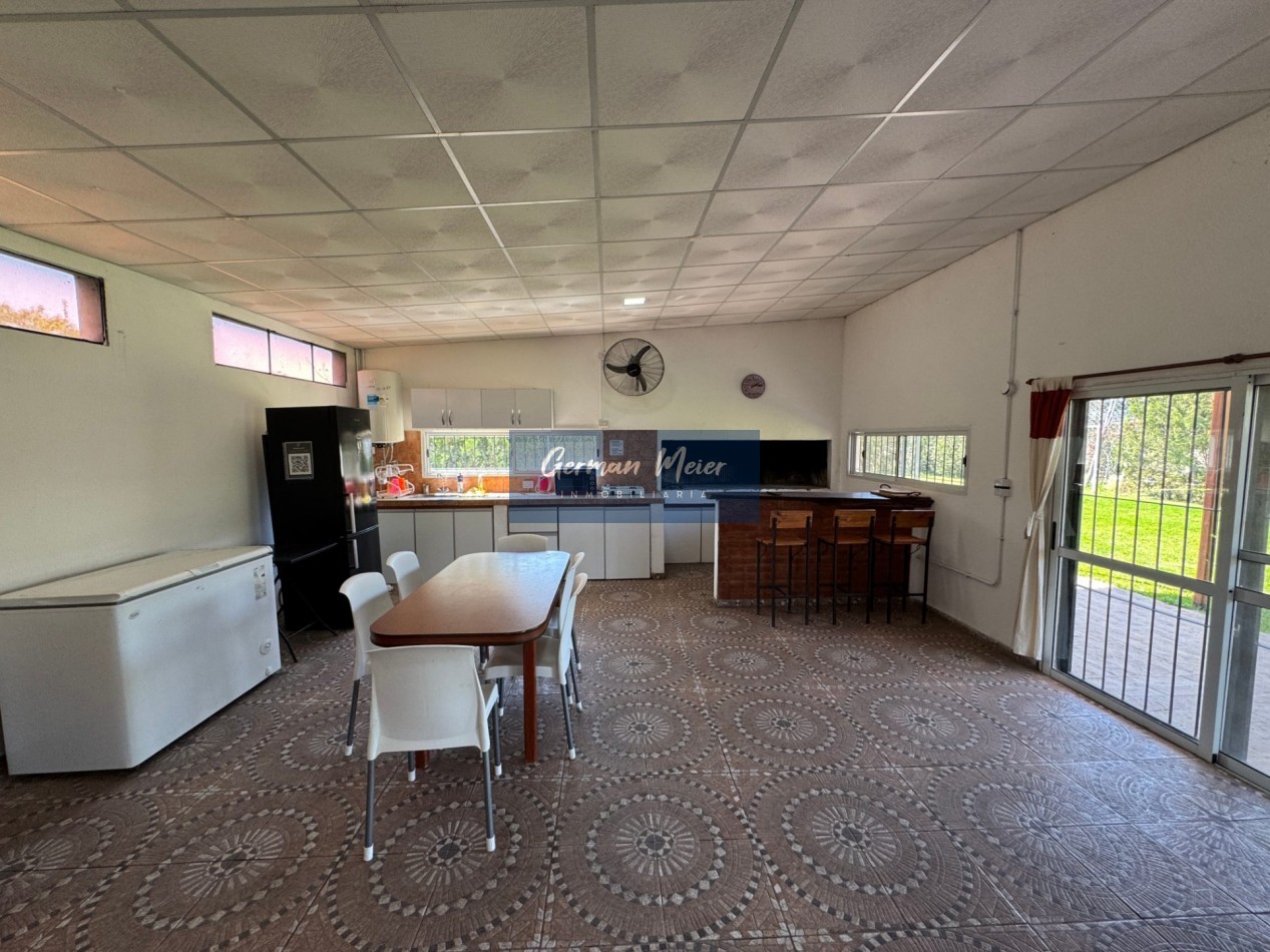 CASA QUINTA CON PISCINA Y AMPLIO TERRENO - SAUCE MONTRULL