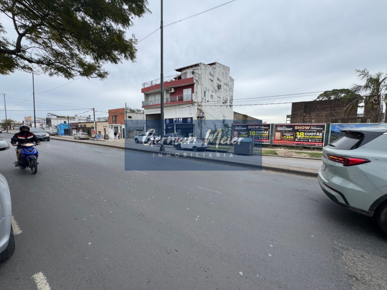 VENDO AMPLIO TERRENO SOBRE AV. ALMAFUERTE