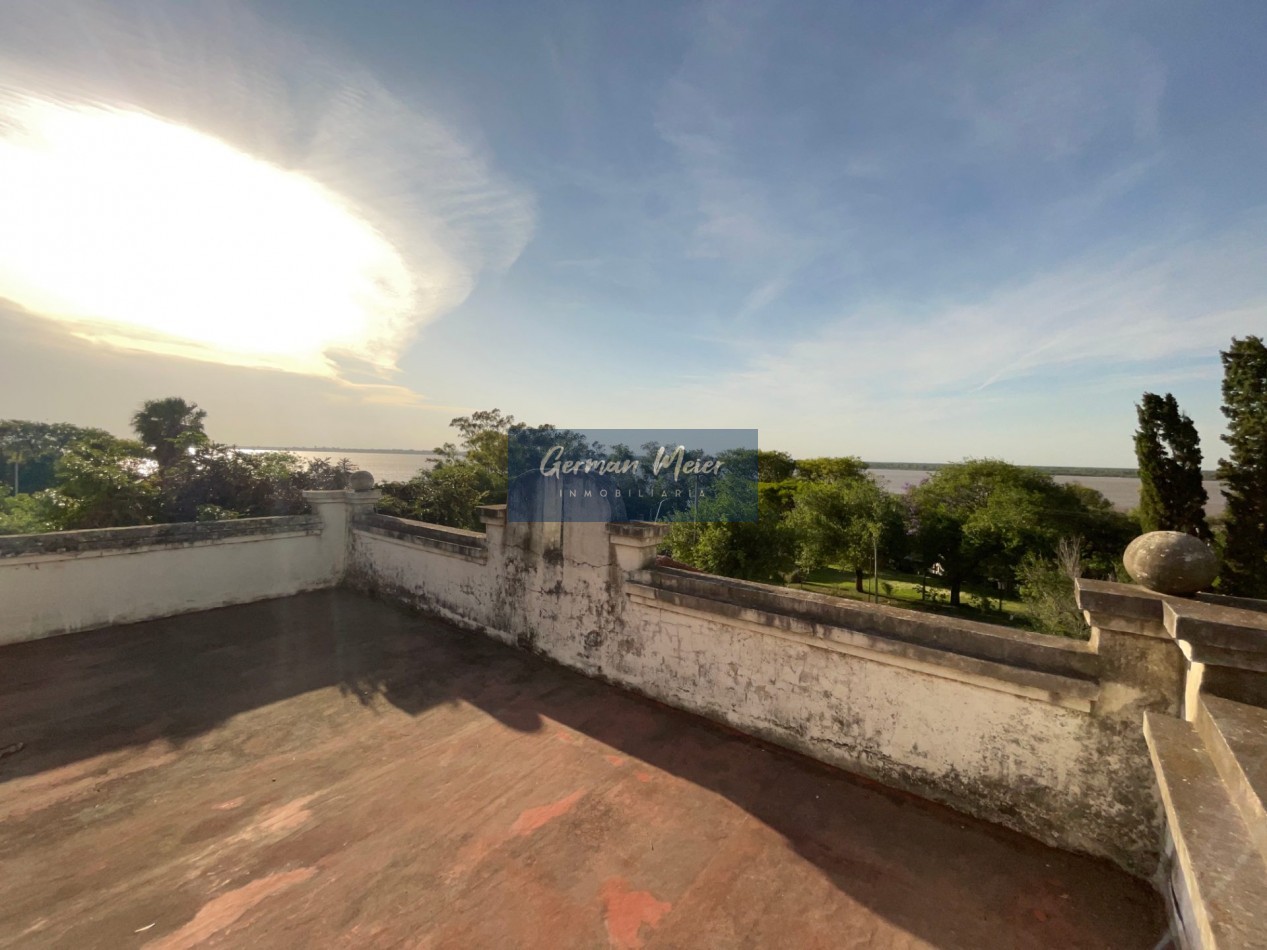 Casa con vista al rio y pileta | A refaccionar | - Frente al camping en Villa Urquiza, Entre Rios