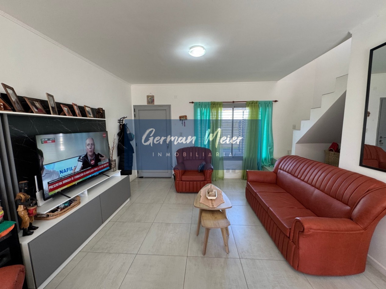 SE VENDE MODERNO DUPLEX 2 DORMITORIOS CON PATIO