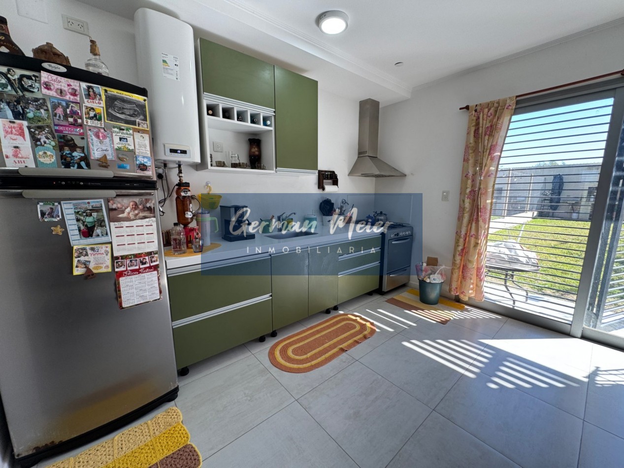 SE VENDE MODERNO DUPLEX 2 DORMITORIOS CON PATIO