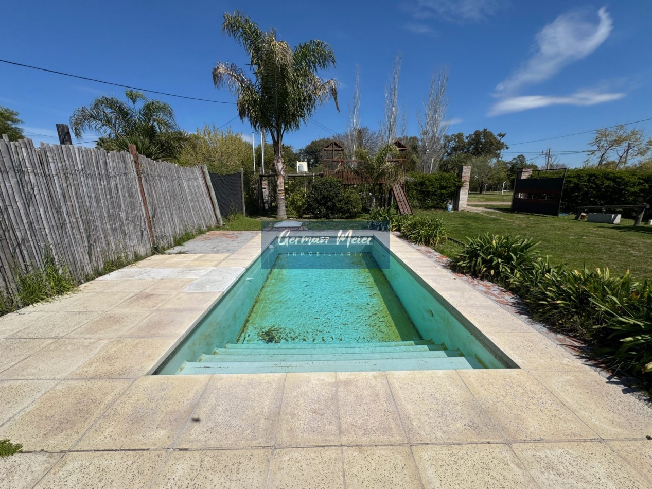 CASA QUINTA CON PISCINA Y AMPLIO TERRENO - SAUCE MONTRULL