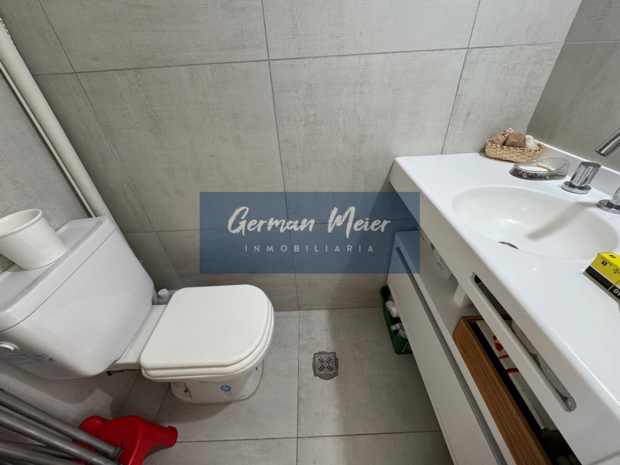 SE VENDE MODERNO DUPLEX 2 DORMITORIOS CON PATIO