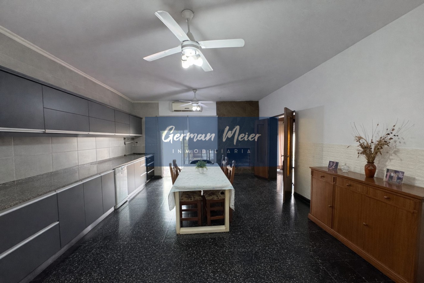 VENTA CASA CENTRICA 4 DORMITORIOS CON PILETA - PARANA