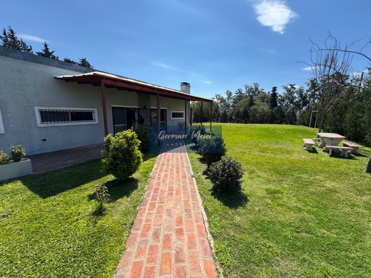 CASA QUINTA CON PISCINA Y AMPLIO TERRENO - SAUCE MONTRULL