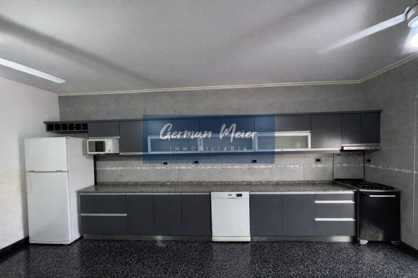 VENTA CASA CENTRICA 4 DORMITORIOS CON PILETA - PARANA