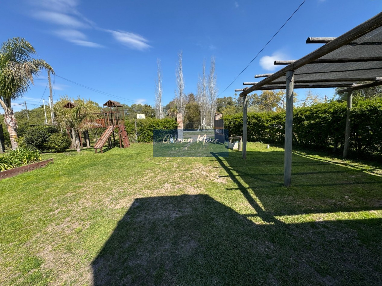 CASA QUINTA CON PISCINA Y AMPLIO TERRENO - SAUCE MONTRULL