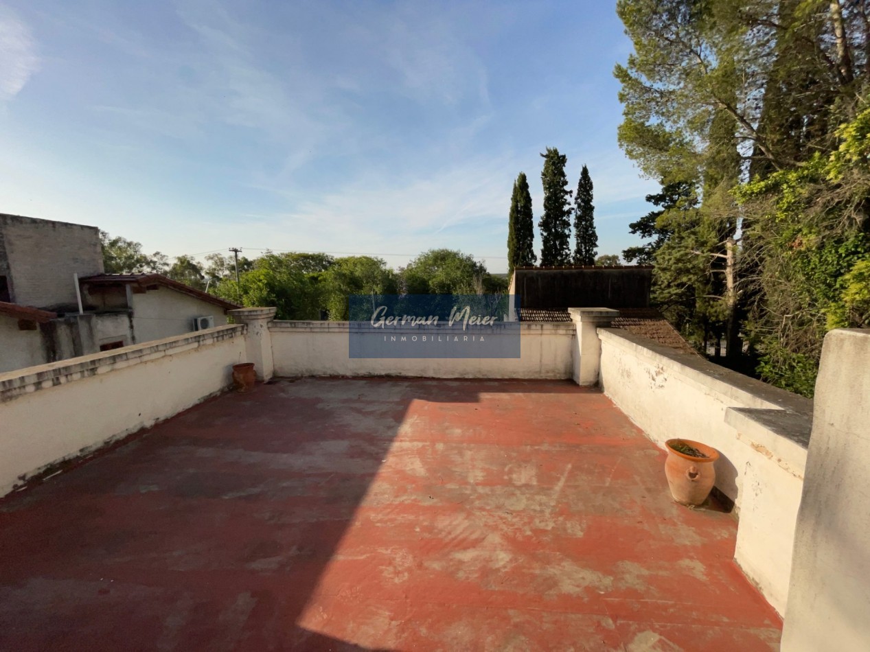 Casa con vista al rio y pileta | A refaccionar | - Frente al camping en Villa Urquiza, Entre Rios