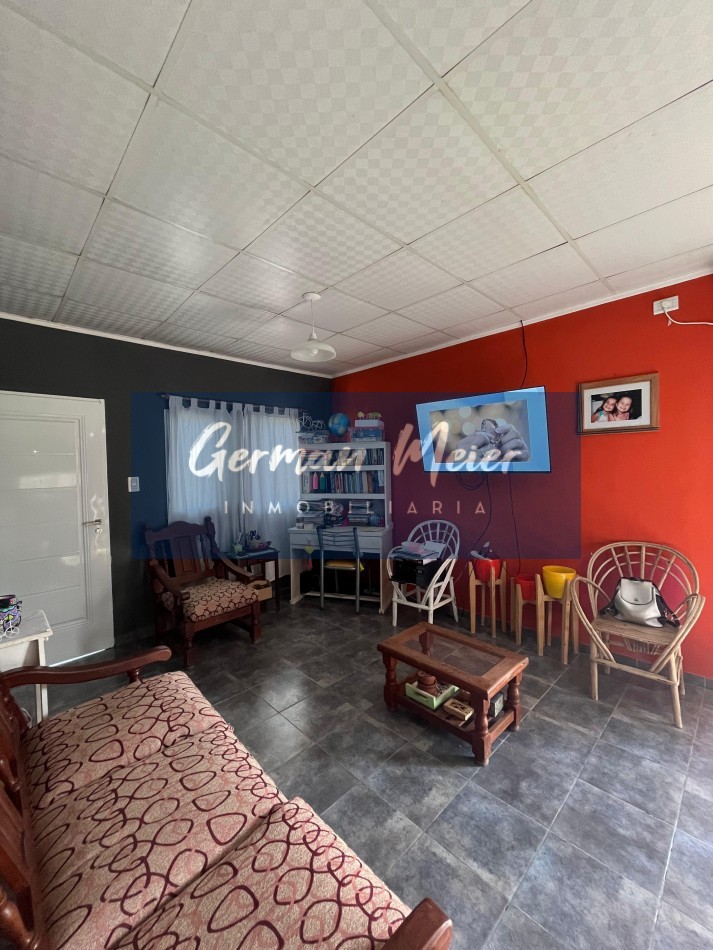 CASA EN VENTA CON AMPLIO PATIO VERDE  En Colonia Avellaneda.