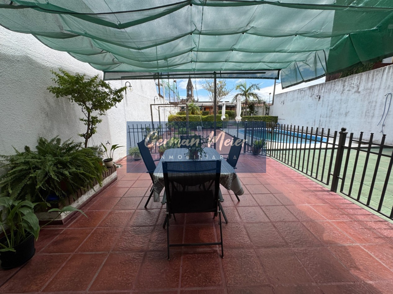 VENTA CASA CENTRICA 4 DORMITORIOS CON PILETA - PARANA