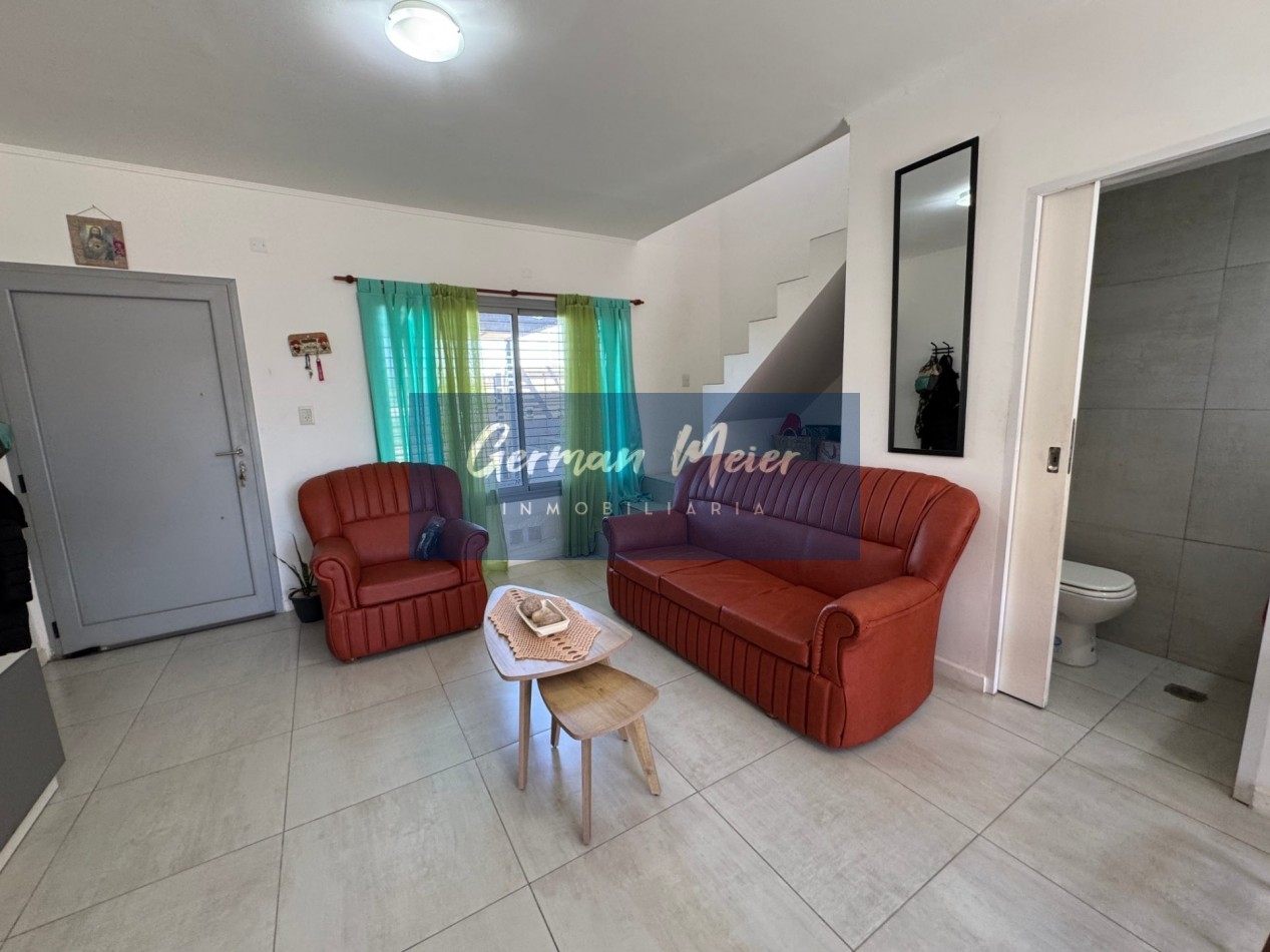 SE VENDE MODERNO DUPLEX 2 DORMITORIOS CON PATIO