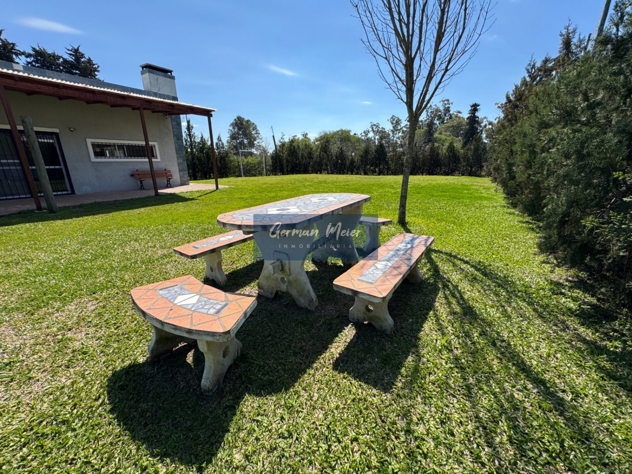 CASA QUINTA CON PISCINA Y AMPLIO TERRENO - SAUCE MONTRULL