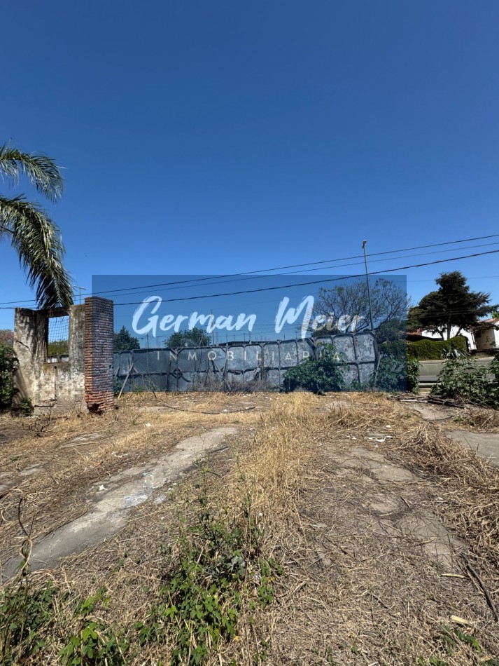 VENDO AMPLIO TERRENO SOBRE AV. ALMAFUERTE