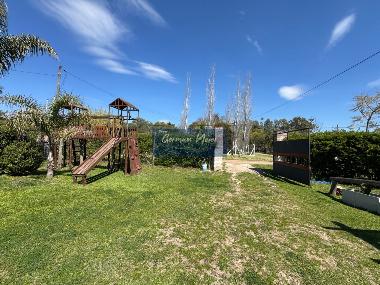 CASA QUINTA CON PISCINA Y AMPLIO TERRENO - SAUCE MONTRULL