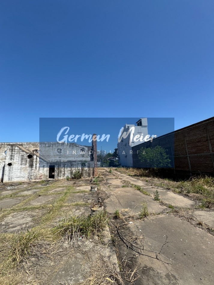 VENDO AMPLIO TERRENO SOBRE AV. ALMAFUERTE
