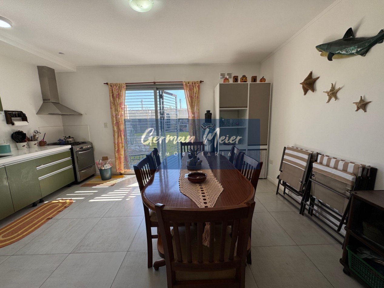 SE VENDE MODERNO DUPLEX 2 DORMITORIOS CON PATIO