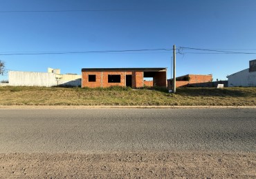 VENDO TERRENO 600 M² con edificacion- Av. Eslovenia e Illia - San Benito 
