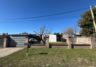 SE VENDE CASA CON AMPLIO TERRENO